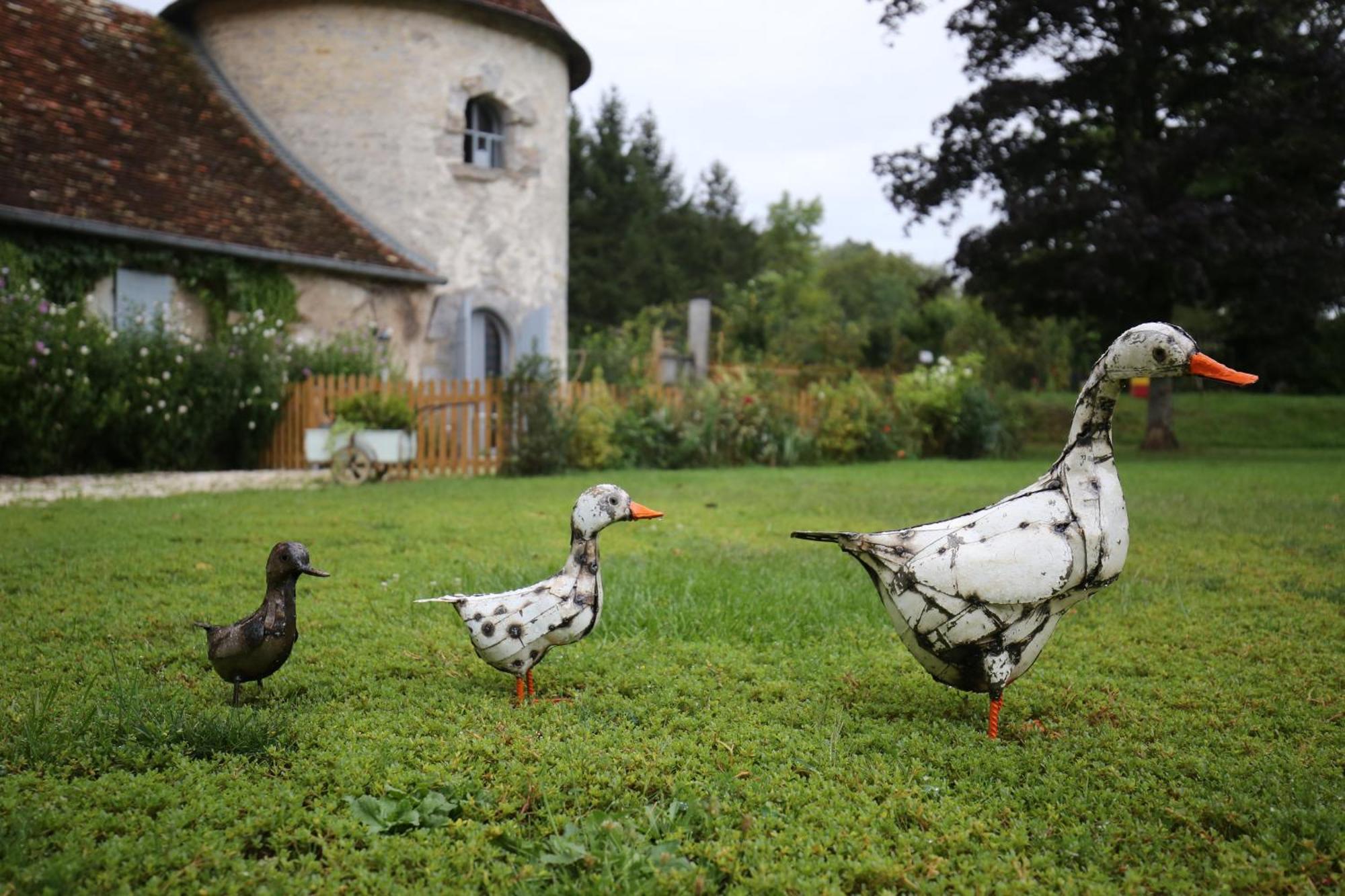 La Roulotte Deluxe De Malpas Bed & Breakfast Quingey Exterior photo